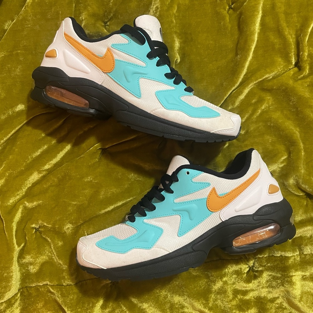 Jacksonville Jaguar NIKE Air Max 2 Light